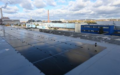 Photovoltaikausbau SKF Schweinfurt setzt auf innovative PV Leichtmodule für Industriegebäude