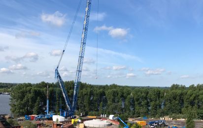Aufbau der Windenergie Anlage im Hamburger Hafen bei ArcelorMittal