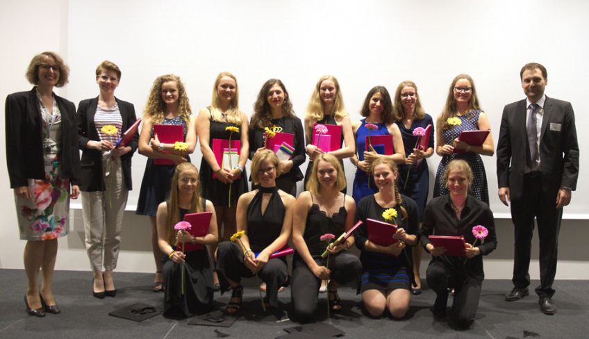 13 angehende Ingenieurinnen beenden erfolgreich ihr Pro-Technicale-Jahr