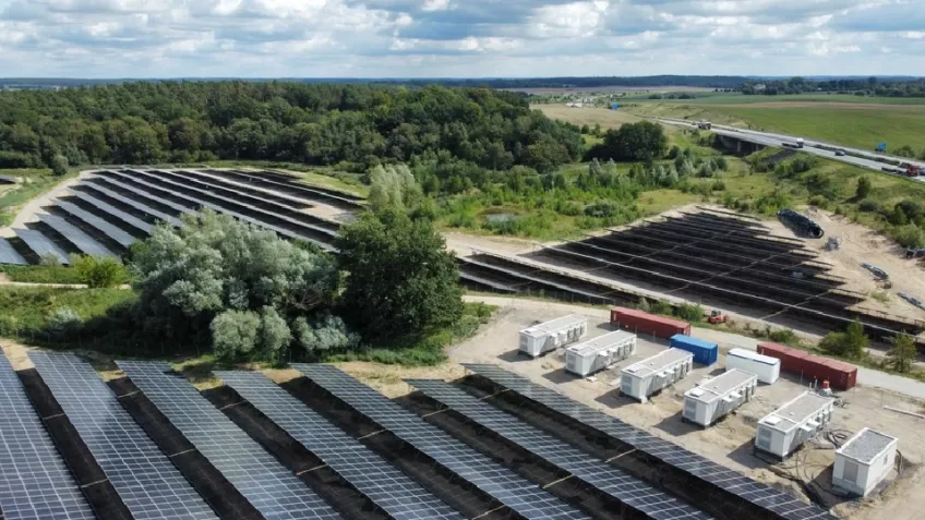 Hamburger Energiewerke erwerben Mehrheitsanteil an zwei Freiflächen-Photovoltaik-Parks nahe Schwerin