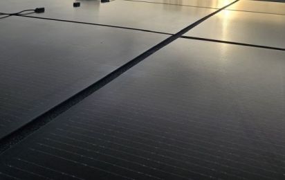 Traglastbeschränktes Dach Wentzel Dr. setzt auf SunOyster Leichtmodule